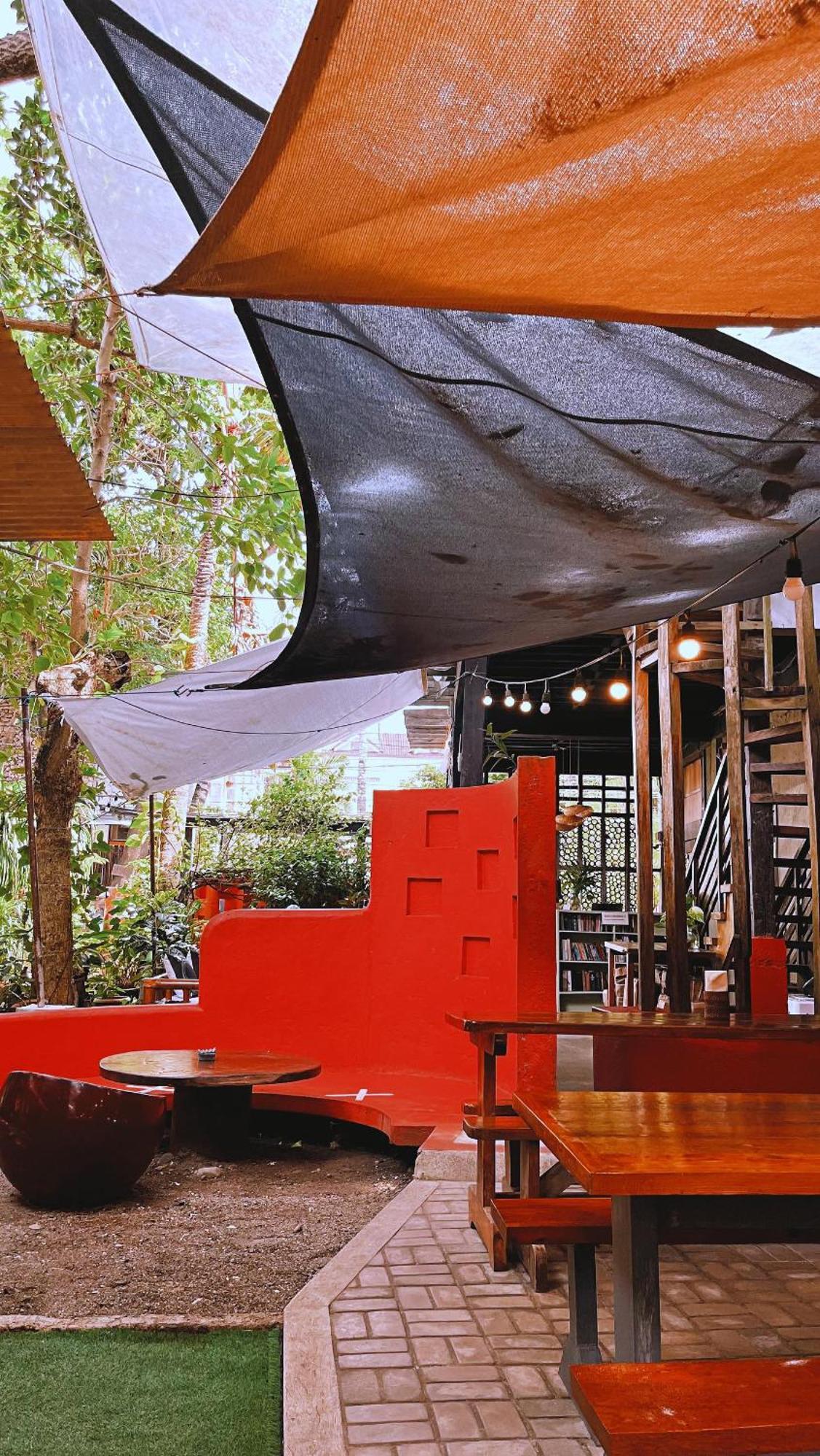 เดอะเลซี ด็อก เบด แอนด์ เบรคฟาสต์ Hotel Balabag  ภายนอก รูปภาพ