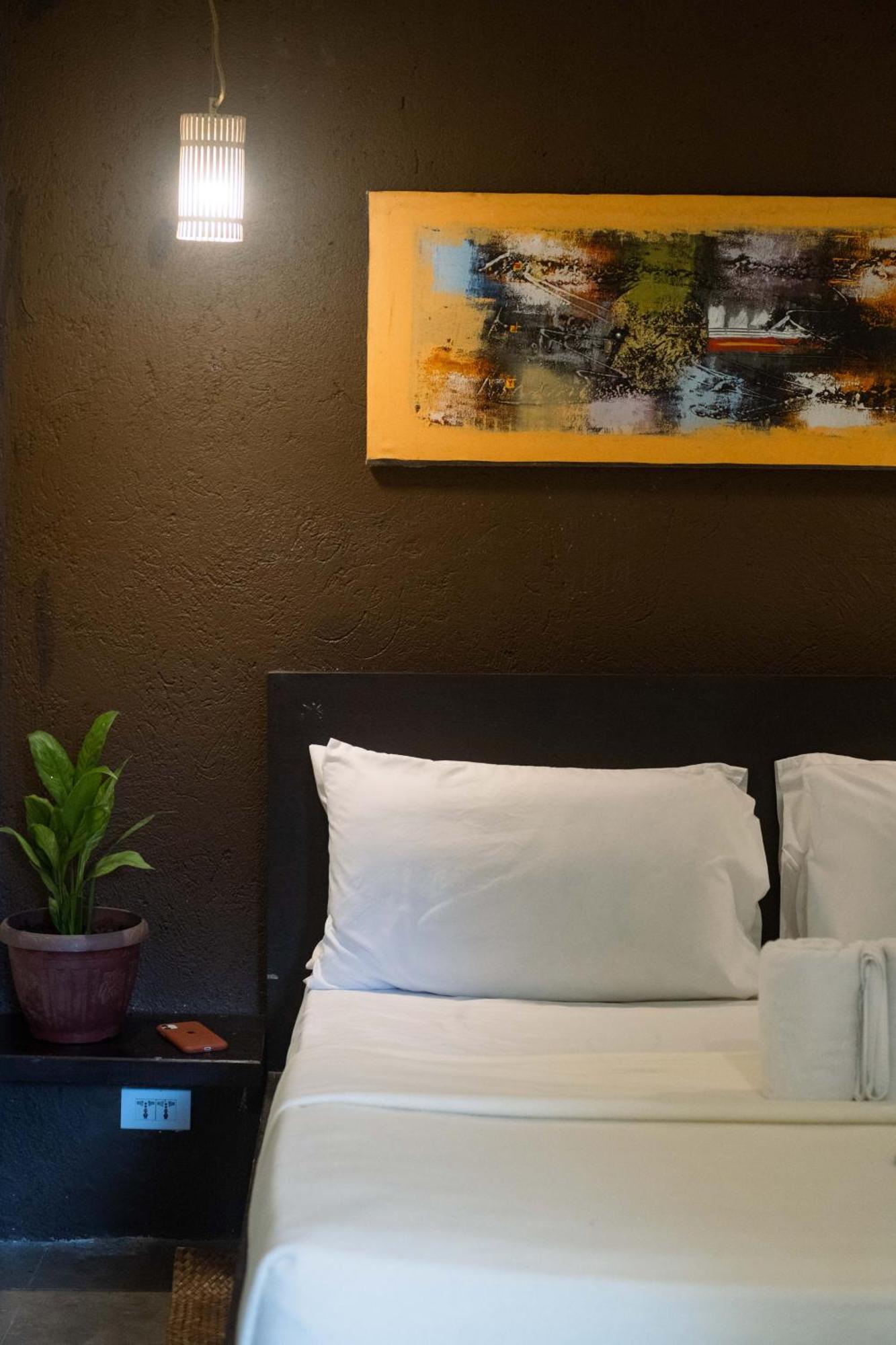 เดอะเลซี ด็อก เบด แอนด์ เบรคฟาสต์ Hotel Balabag  ภายนอก รูปภาพ