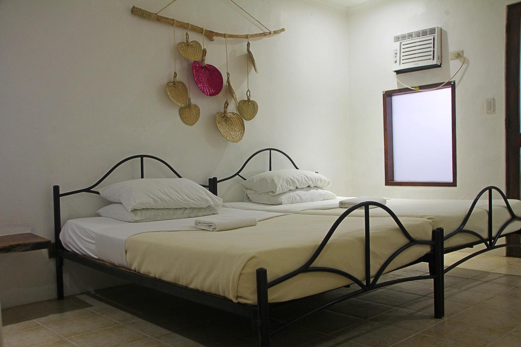 เดอะเลซี ด็อก เบด แอนด์ เบรคฟาสต์ Hotel Balabag  ภายนอก รูปภาพ