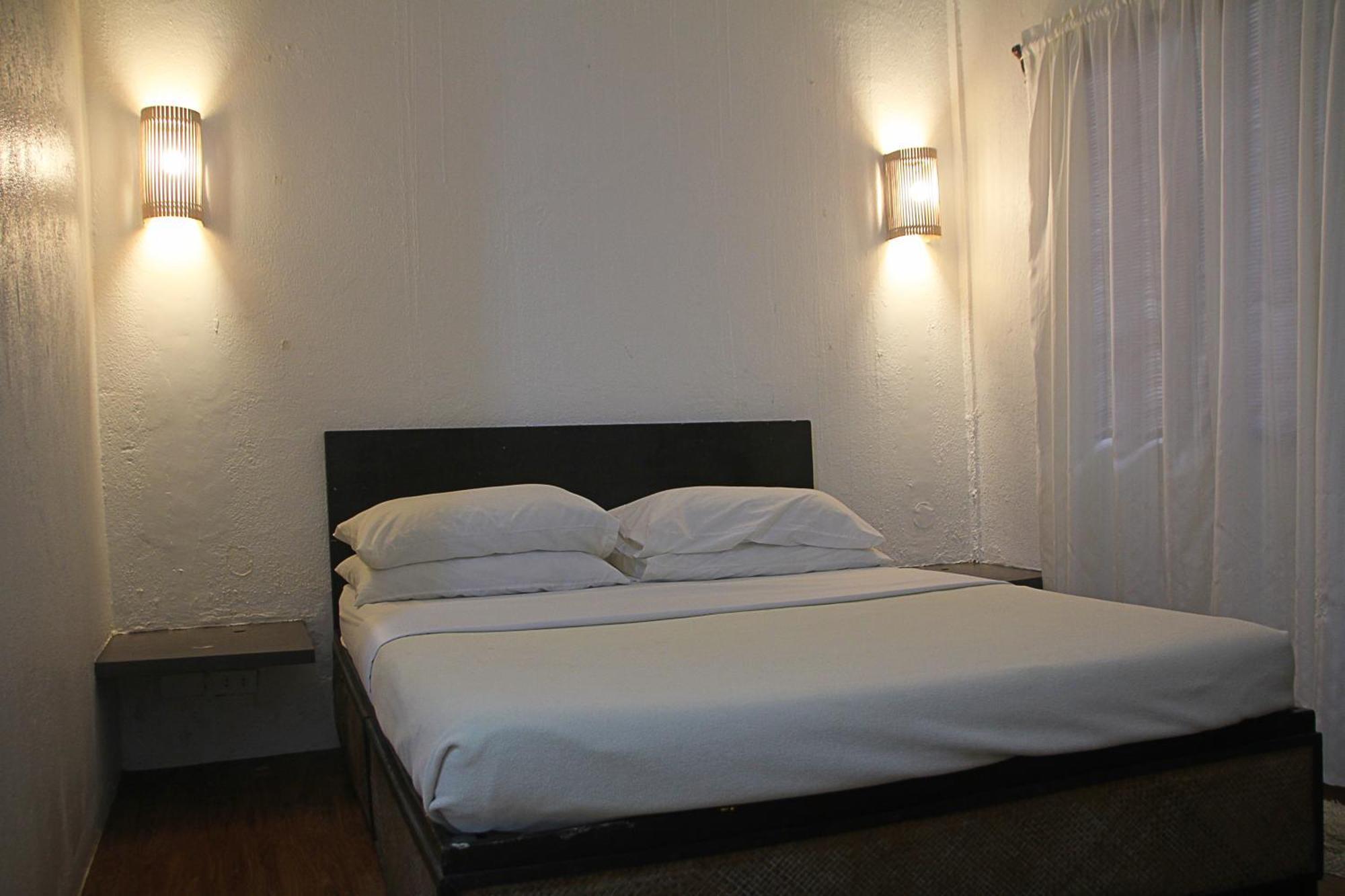 เดอะเลซี ด็อก เบด แอนด์ เบรคฟาสต์ Hotel Balabag  ภายนอก รูปภาพ