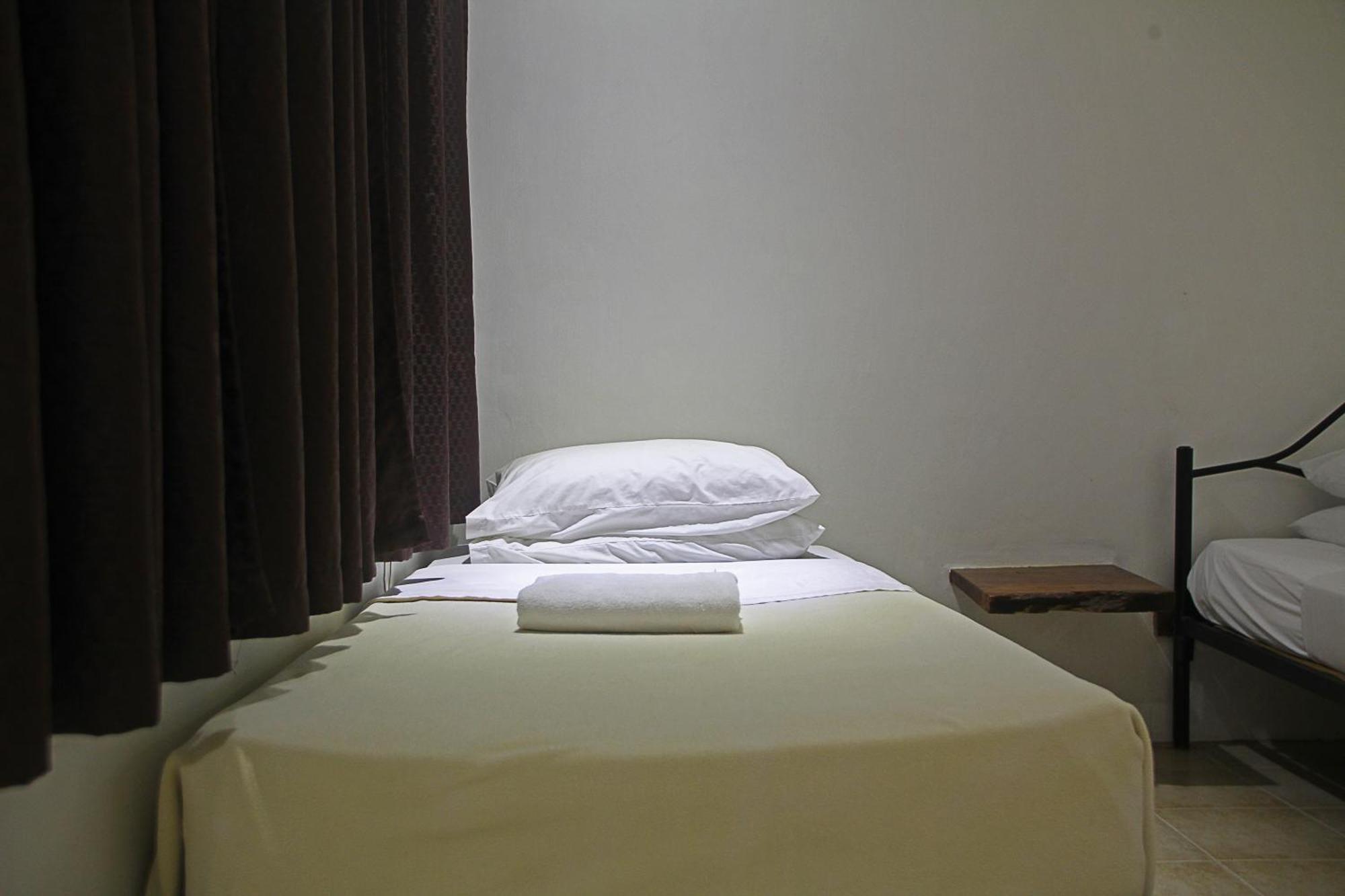 เดอะเลซี ด็อก เบด แอนด์ เบรคฟาสต์ Hotel Balabag  ภายนอก รูปภาพ