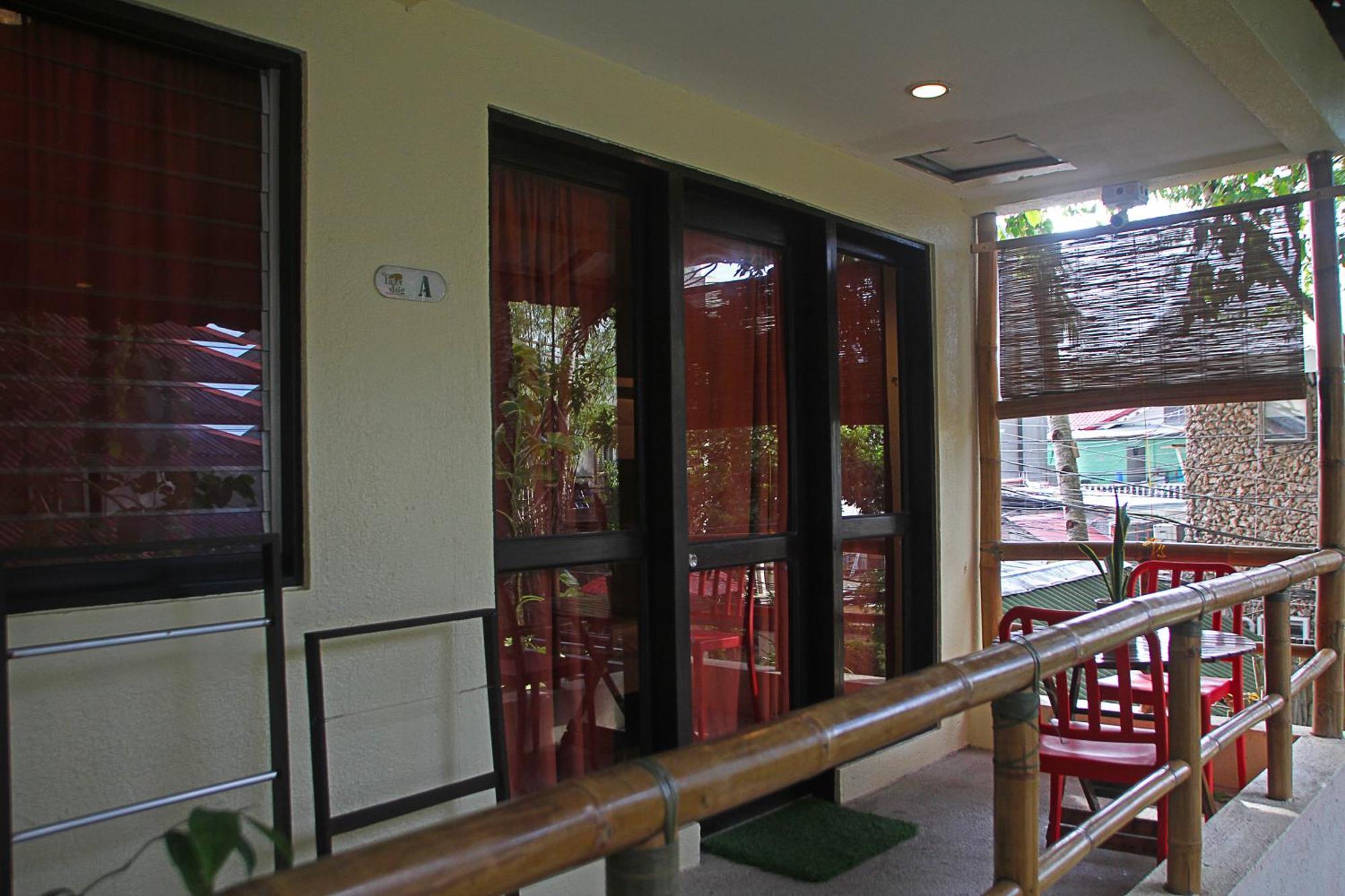 เดอะเลซี ด็อก เบด แอนด์ เบรคฟาสต์ Hotel Balabag  ภายนอก รูปภาพ