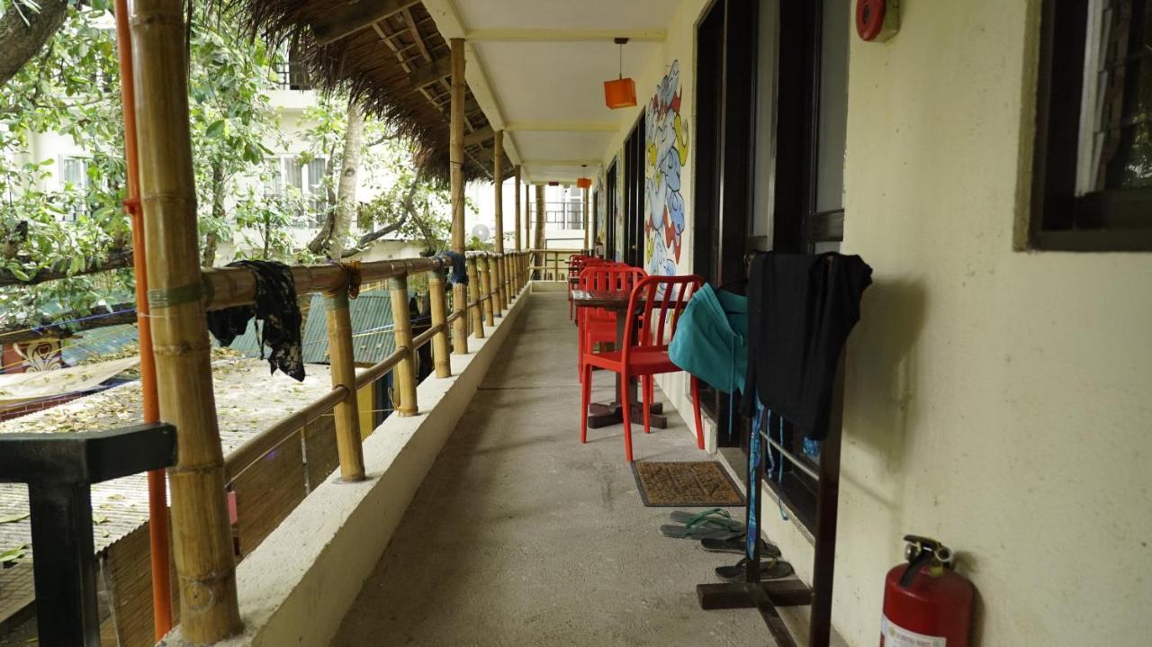 เดอะเลซี ด็อก เบด แอนด์ เบรคฟาสต์ Hotel Balabag  ภายนอก รูปภาพ